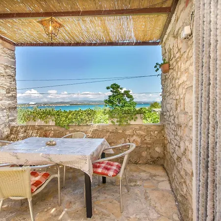 Islandbreeze Apartman Prvic Sepurine