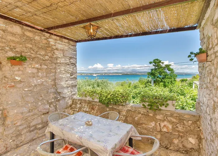 Islandbreeze פרוויץ' שפורינה