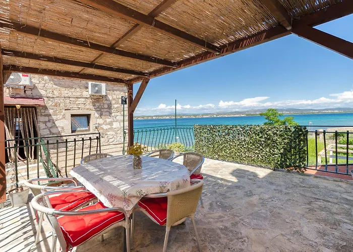 Islandbreeze דירה